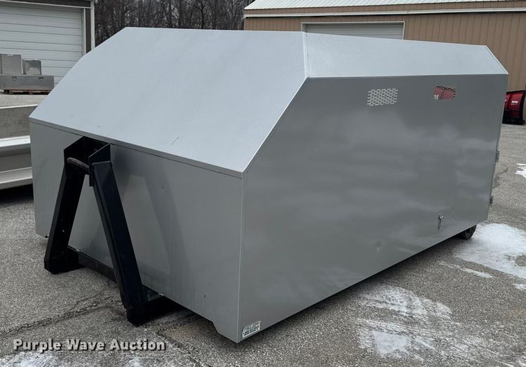 image for item OE9529 2016 Ford F550 Super Duty hook lift truck