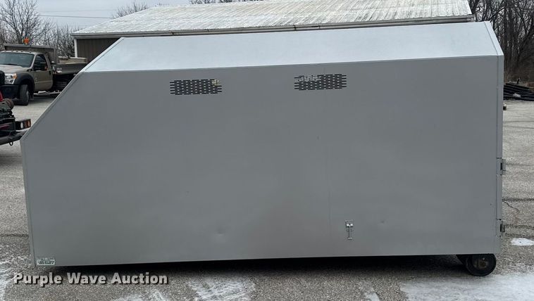 image for item OE9529 2016 Ford F550 Super Duty hook lift truck