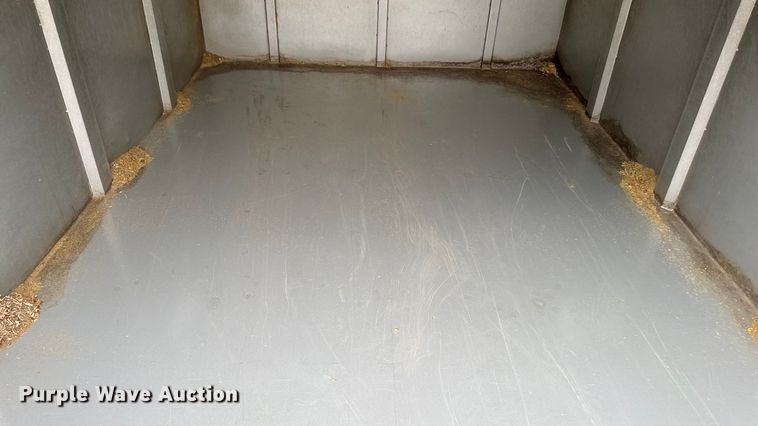 image for item OE9529 2016 Ford F550 Super Duty hook lift truck