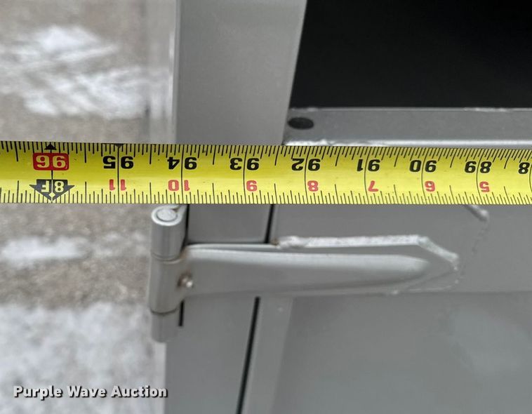 image for item OE9529 2016 Ford F550 Super Duty hook lift truck