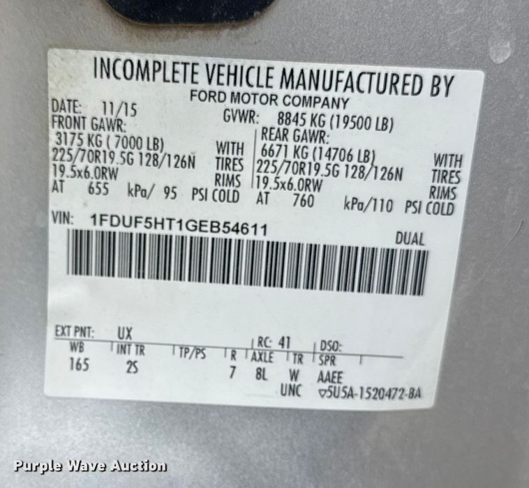 image for item OE9529 2016 Ford F550 Super Duty hook lift truck