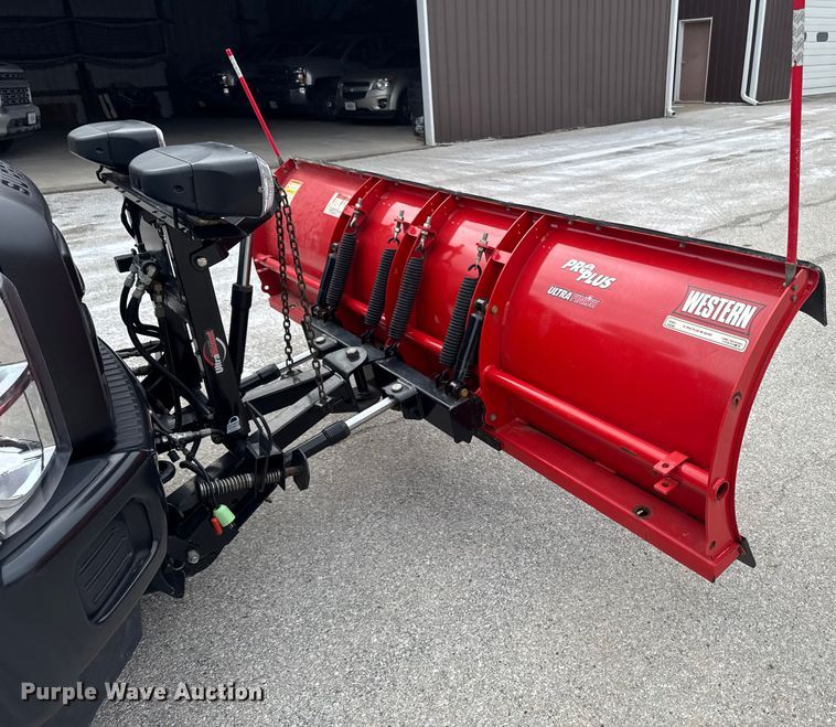 image for item OE9530 2012 Ford F450 Super Duty dump truck