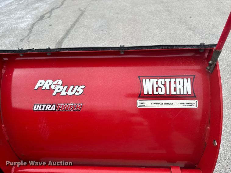 image for item OE9530 2012 Ford F450 Super Duty dump truck