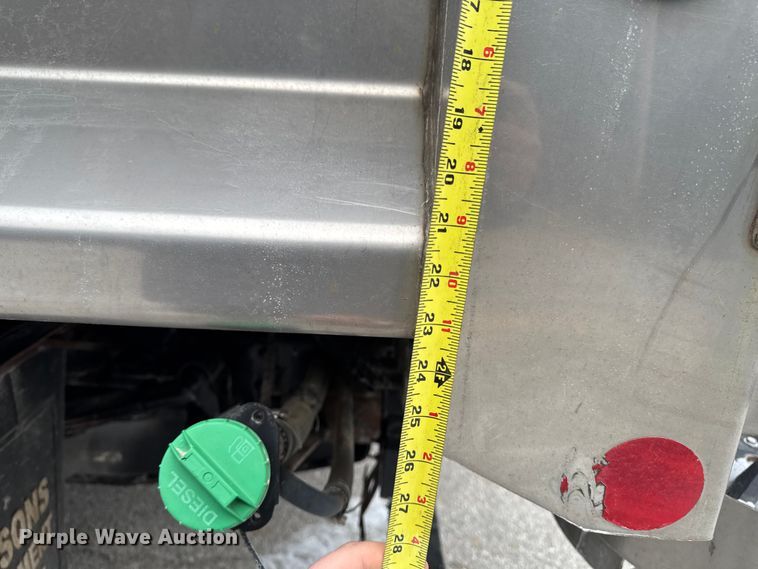 image for item OE9530 2012 Ford F450 Super Duty dump truck