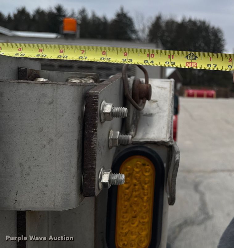 image for item OE9530 2012 Ford F450 Super Duty dump truck