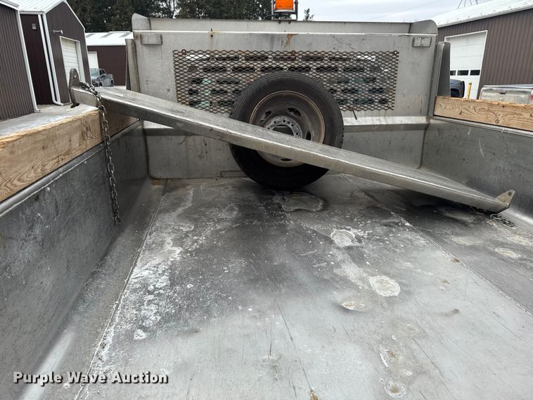 image for item OE9530 2012 Ford F450 Super Duty dump truck