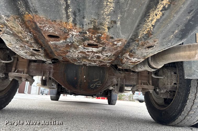 image for item OE9530 2012 Ford F450 Super Duty dump truck