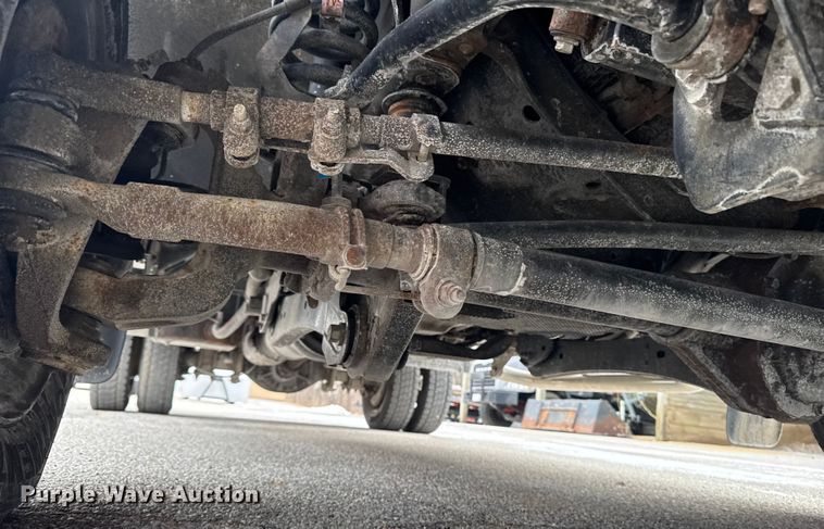 image for item OE9530 2012 Ford F450 Super Duty dump truck