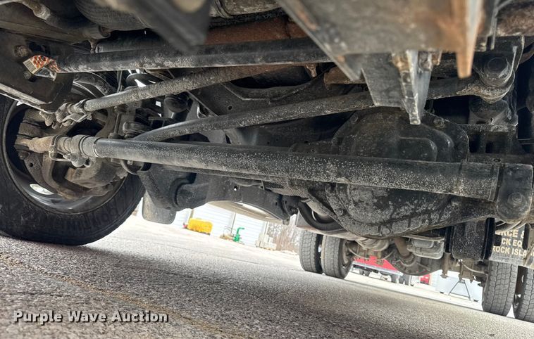 image for item OE9530 2012 Ford F450 Super Duty dump truck