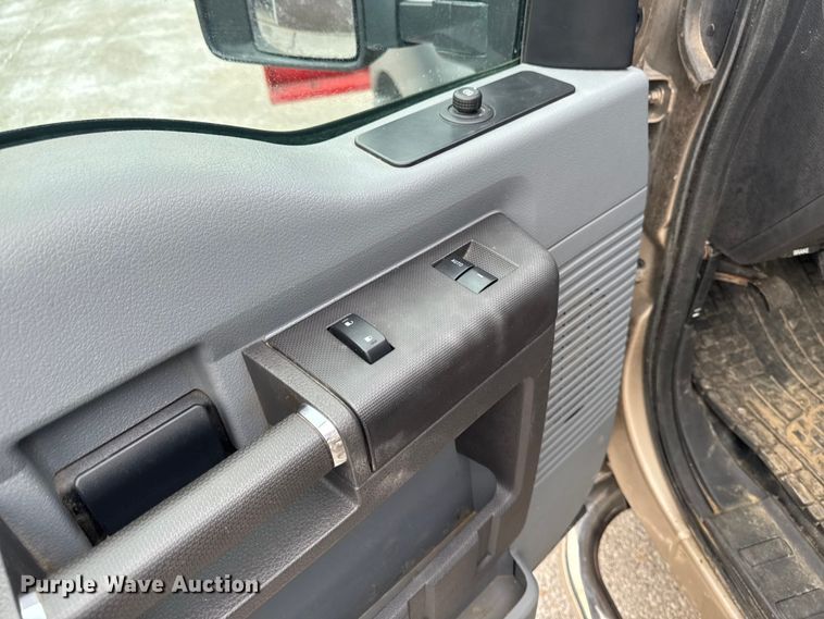 image for item OE9530 2012 Ford F450 Super Duty dump truck