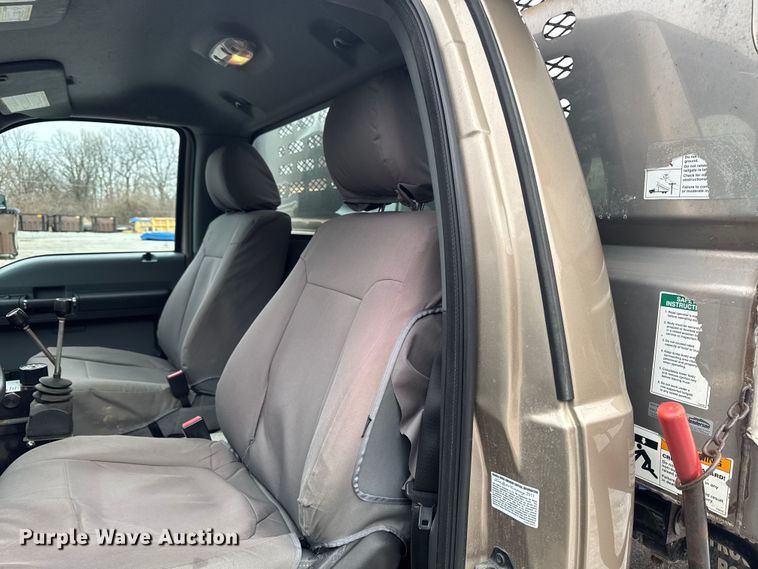 image for item OE9530 2012 Ford F450 Super Duty dump truck