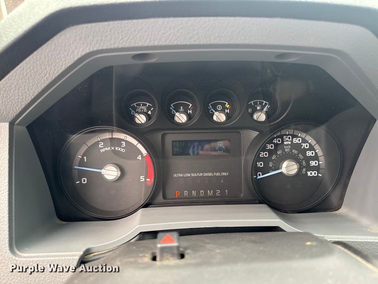 image for item OE9530 2012 Ford F450 Super Duty dump truck