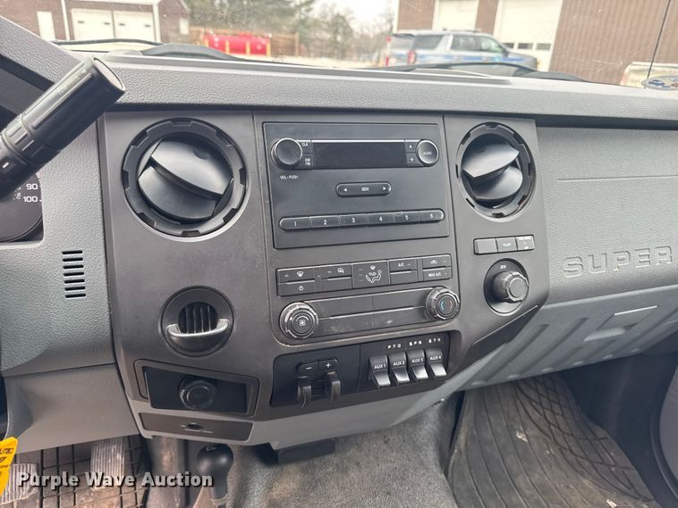 image for item OE9530 2012 Ford F450 Super Duty dump truck