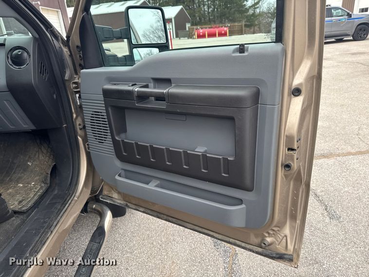 image for item OE9530 2012 Ford F450 Super Duty dump truck