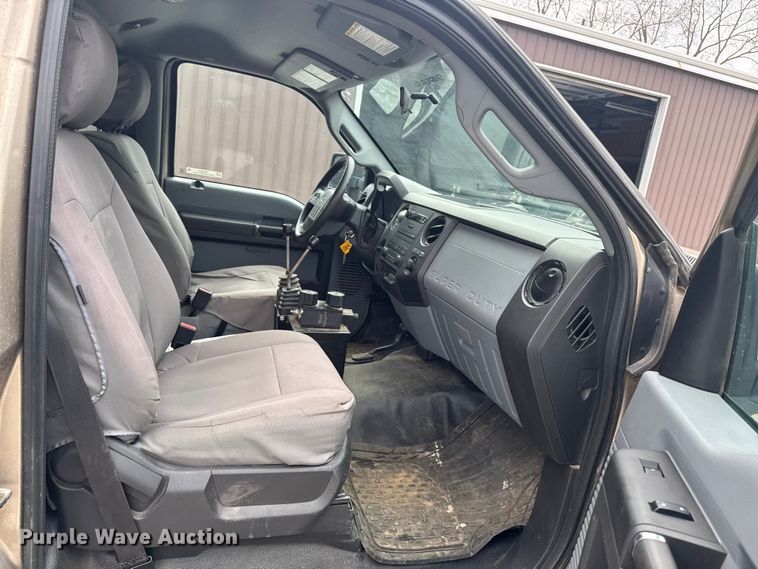 image for item OE9530 2012 Ford F450 Super Duty dump truck