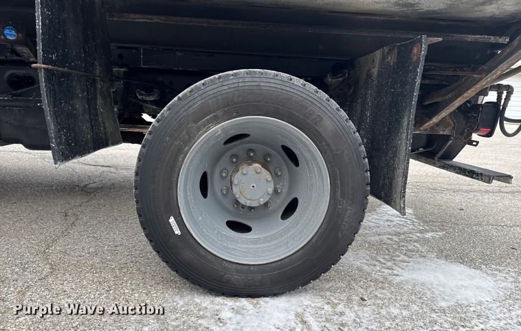 image for item OE9530 2012 Ford F450 Super Duty dump truck