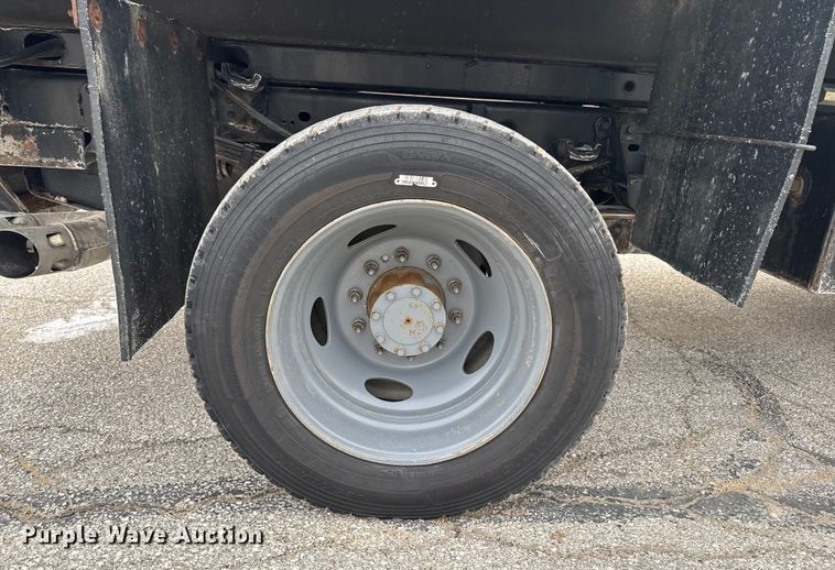 image for item OE9530 2012 Ford F450 Super Duty dump truck