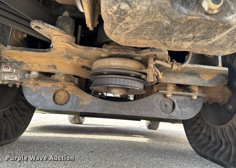 image for item OE9533 2018 John Deere Z994R ZTR lawn mower