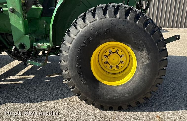 image for item OE9535 John Deere 1070 MFWD tractor