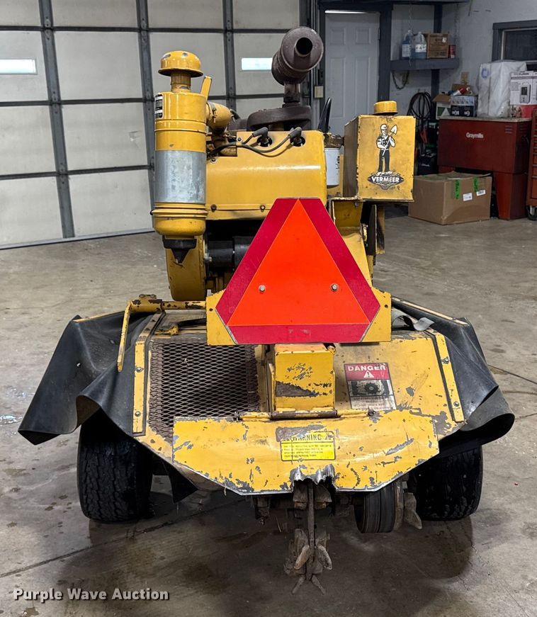 image for item OE9537 2015 Vermeer 630A stump grinder