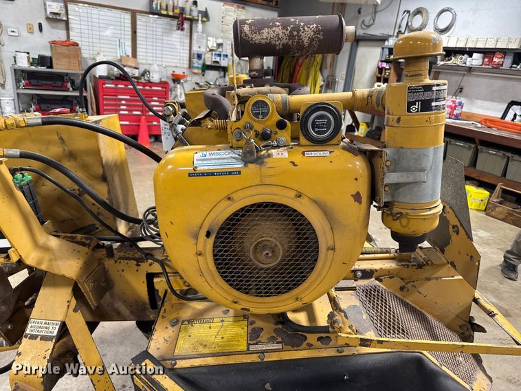 image for item OE9537 2015 Vermeer 630A stump grinder