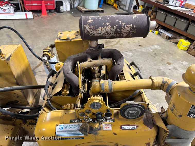 image for item OE9537 2015 Vermeer 630A stump grinder