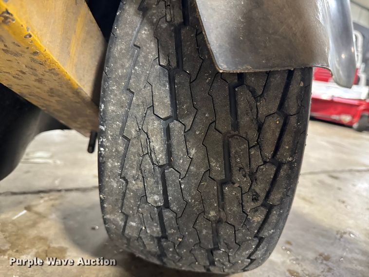 image for item OE9537 2015 Vermeer 630A stump grinder