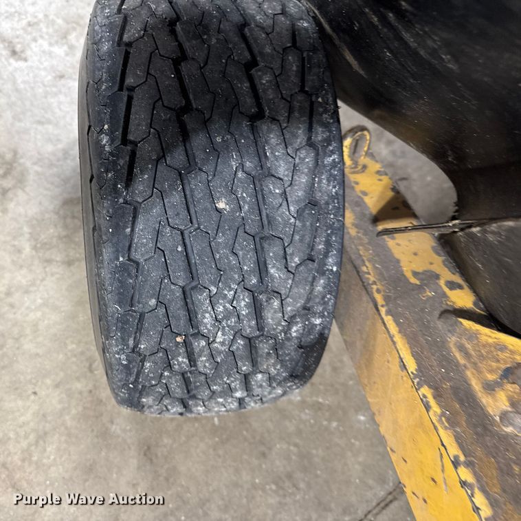 image for item OE9537 2015 Vermeer 630A stump grinder