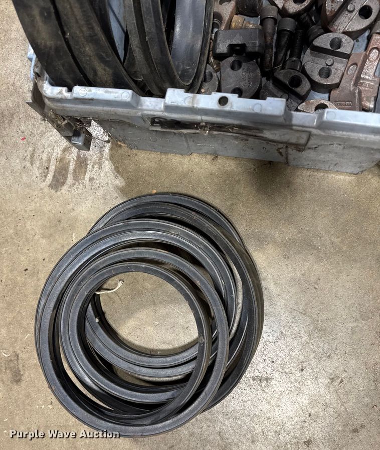 image for item OE9537 2015 Vermeer 630A stump grinder