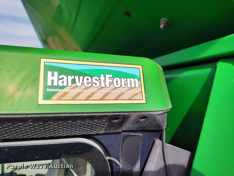 image for item DT0834 2004 John Deere 9660 STS combine