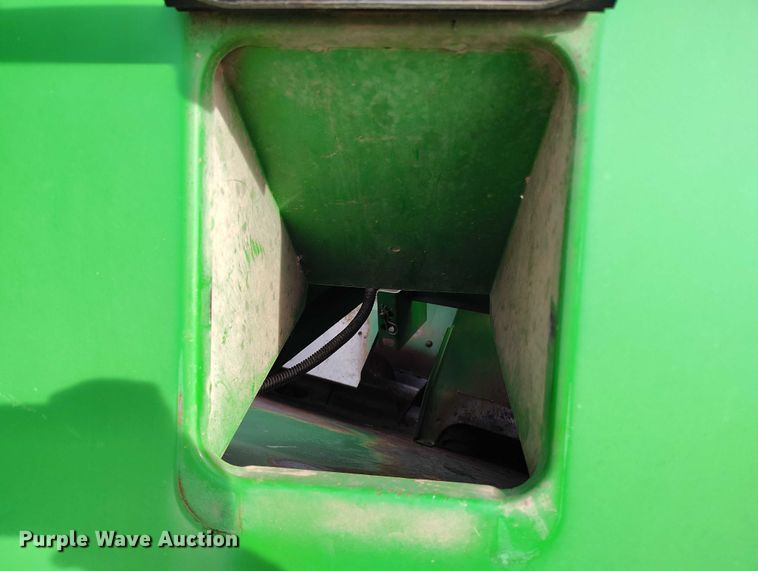 image for item DT0834 2004 John Deere 9660 STS combine