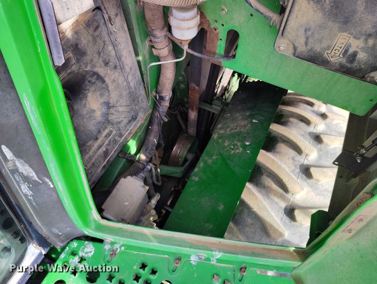 image for item DT0834 2004 John Deere 9660 STS combine