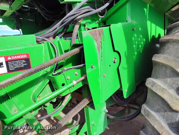 image for item DT0834 2004 John Deere 9660 STS combine