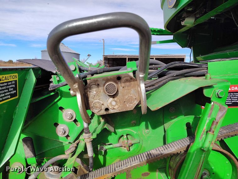 image for item DT0834 2004 John Deere 9660 STS combine