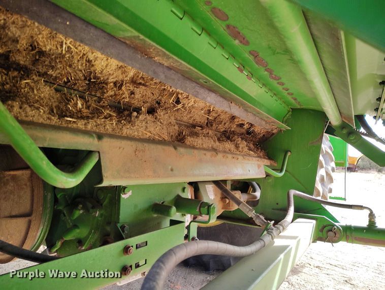 image for item DT0834 2004 John Deere 9660 STS combine