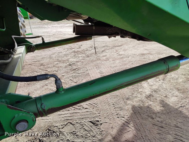 image for item DT0834 2004 John Deere 9660 STS combine