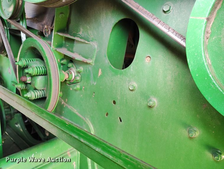 image for item DT0834 2004 John Deere 9660 STS combine