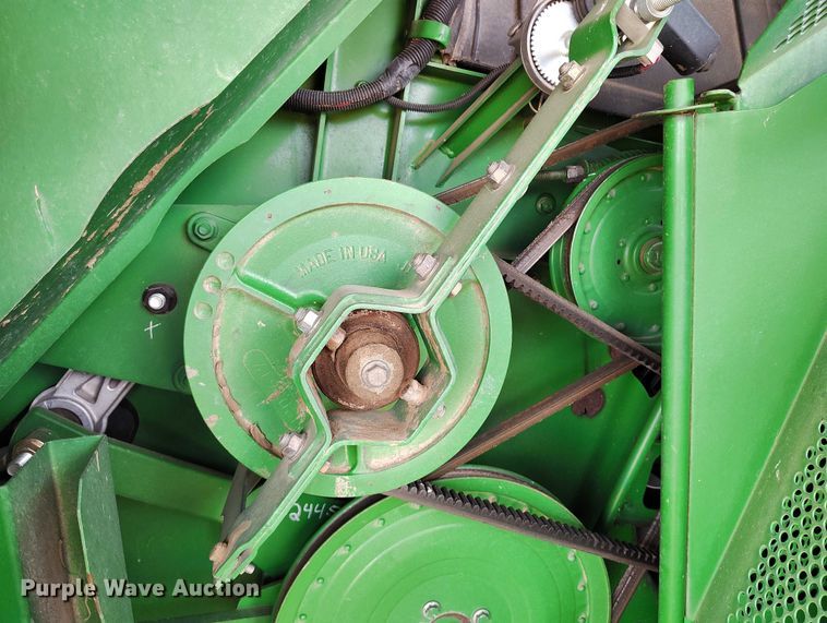 image for item DT0834 2004 John Deere 9660 STS combine