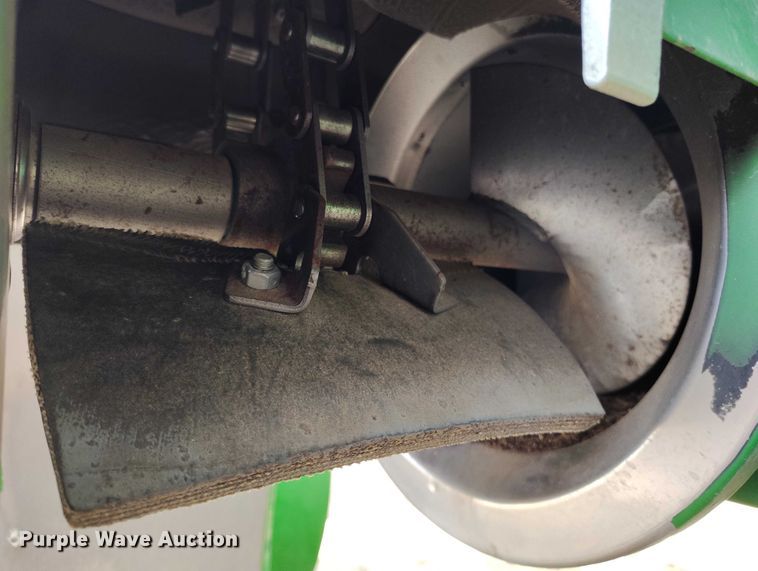 image for item DT0834 2004 John Deere 9660 STS combine