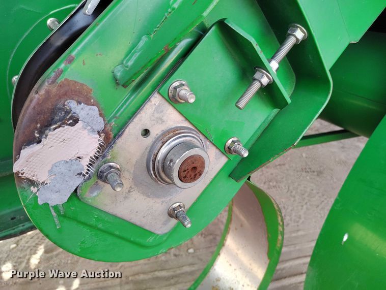 image for item DT0834 2004 John Deere 9660 STS combine