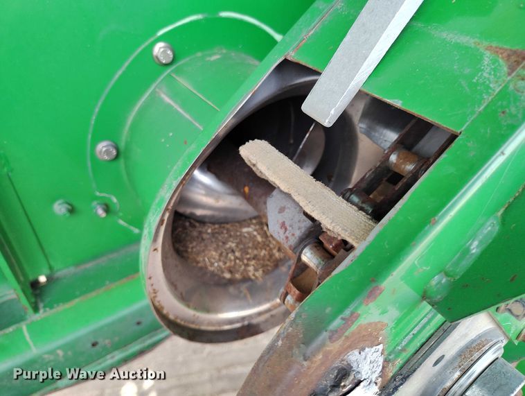 image for item DT0834 2004 John Deere 9660 STS combine