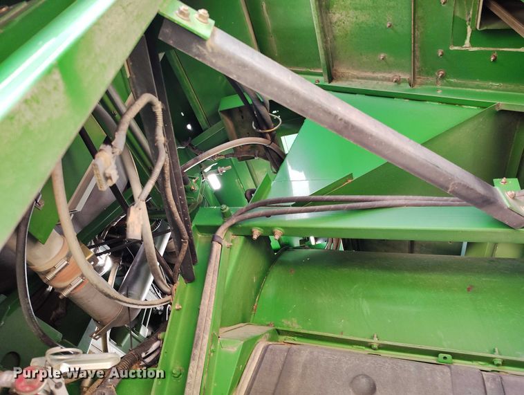 image for item DT0834 2004 John Deere 9660 STS combine