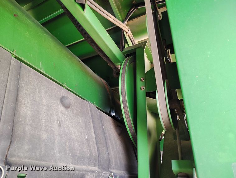 image for item DT0834 2004 John Deere 9660 STS combine