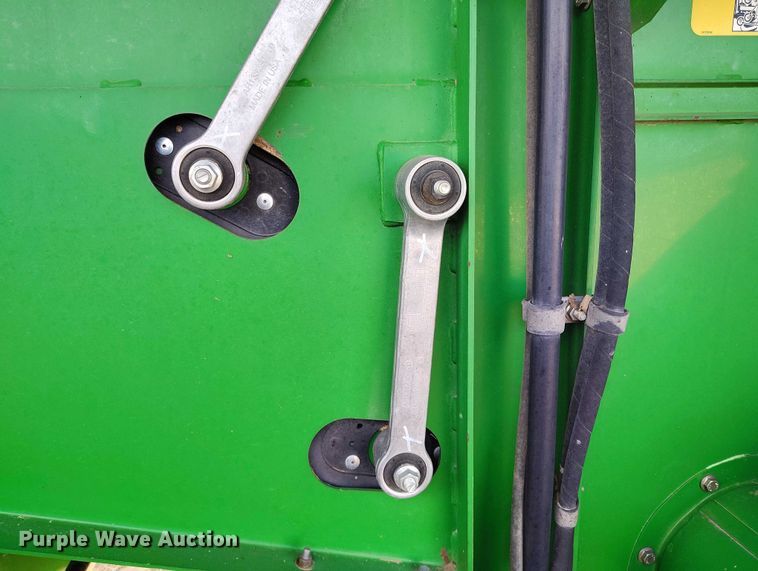 image for item DT0834 2004 John Deere 9660 STS combine