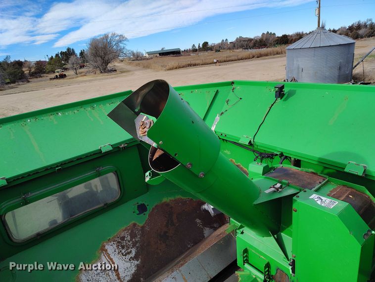 image for item DT0834 2004 John Deere 9660 STS combine