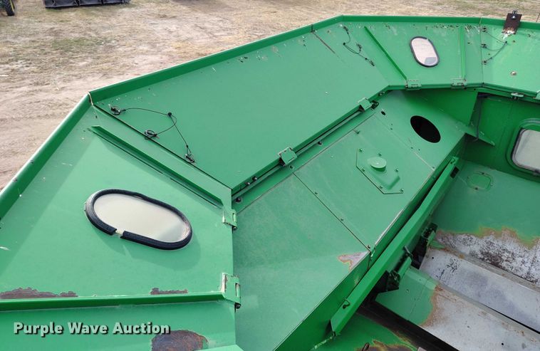 image for item DT0834 2004 John Deere 9660 STS combine