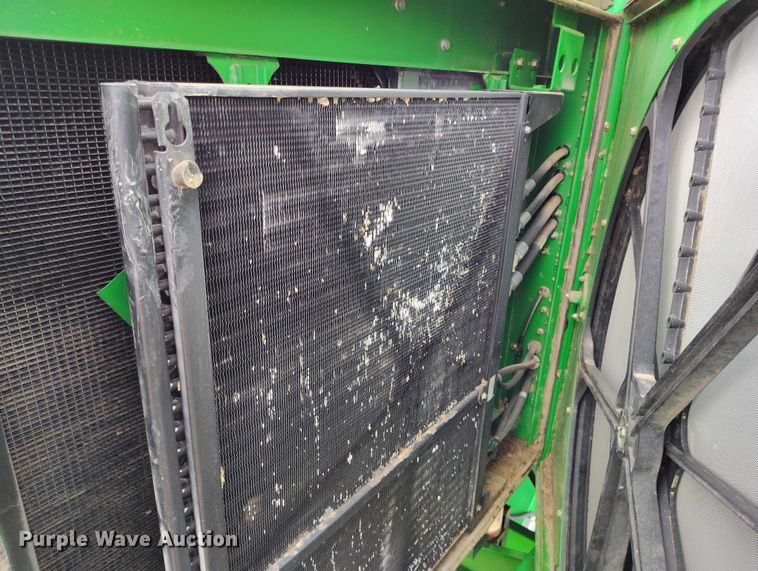 image for item DT0834 2004 John Deere 9660 STS combine