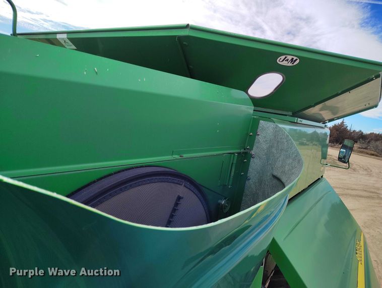 image for item DT0834 2004 John Deere 9660 STS combine