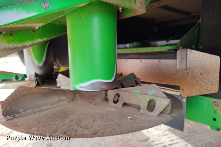 image for item DT0834 2004 John Deere 9660 STS combine