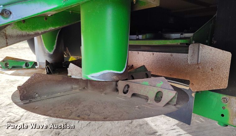 image for item DT0834 2004 John Deere 9660 STS combine